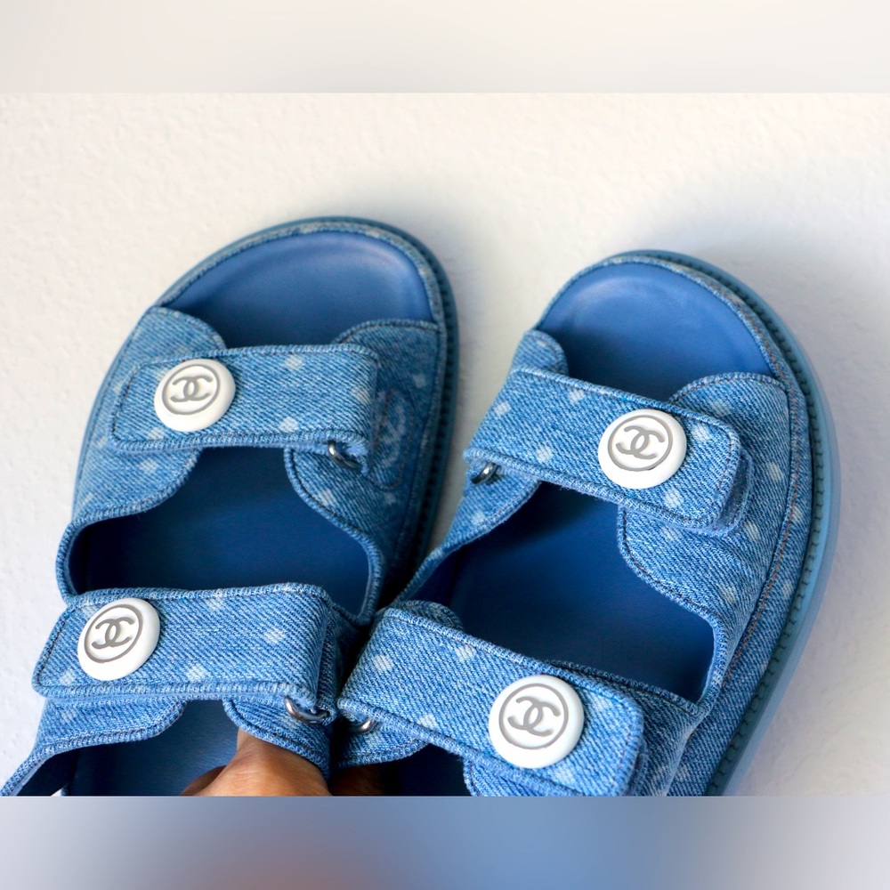 Chanel light blue denim beach dad sandals with CC logos NWB 38.5 - Picture 3 of 16